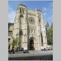 Bordeaux, Cathedrale, sud du transept , photo by Vinko Rajic on Wikipedia.jpg